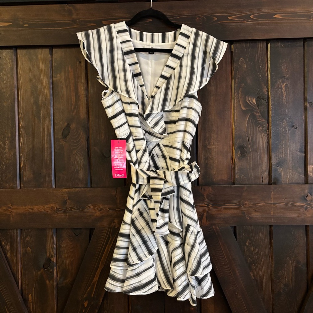 ❗️FINAL❗️NWT Halston Black and White Striped Ruffle Belted Mini Dress 10